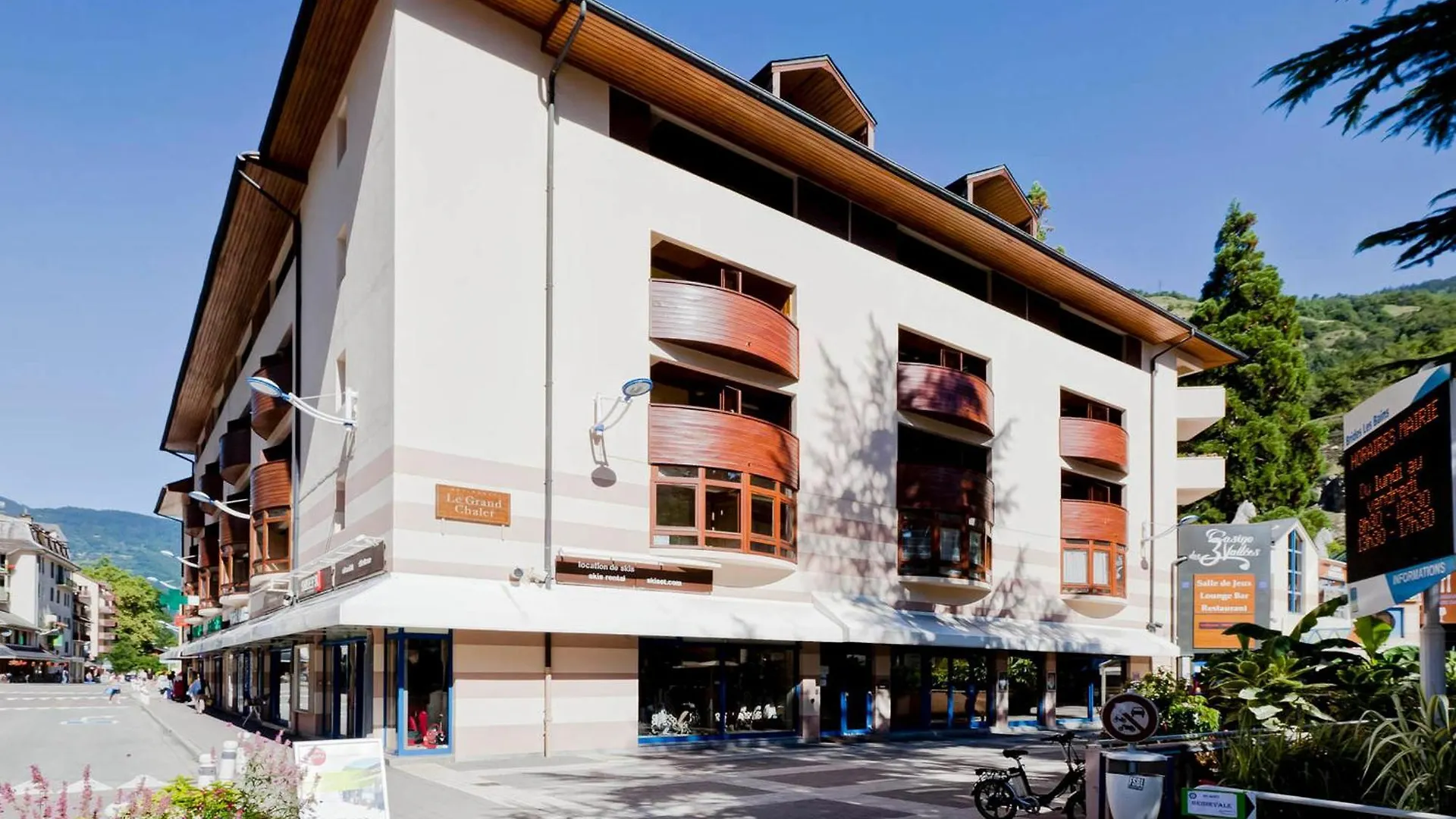 Appartement Centre-Ville Avec Terrasse A Brides-Les-Bains, Proche Telecabine Et Spa - Fr-1-512-138