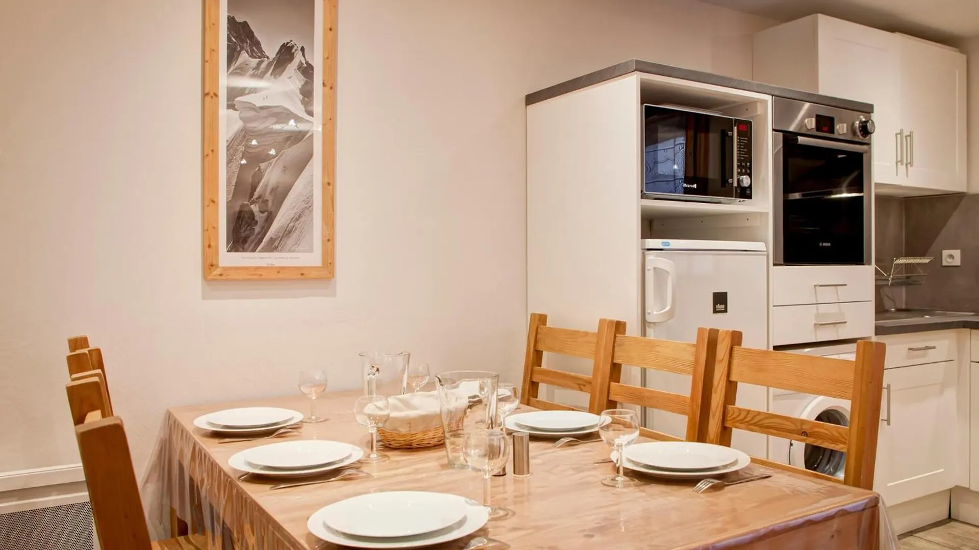 Apartment Appartement Centre-Ville Avec Terrasse A Brides-Les-Bains, Proche Telecabine Et Spa - Fr-1-512-138 France